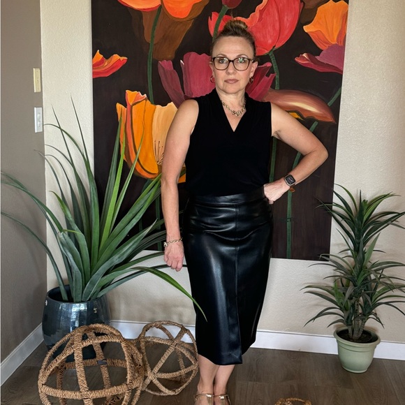 TODAY: Aritzia Pegu Skirt - Picture 5 of 9